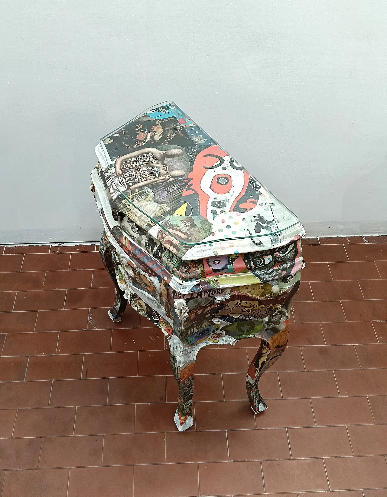 Coppio di comodini decoupage artistico, 2000 16
