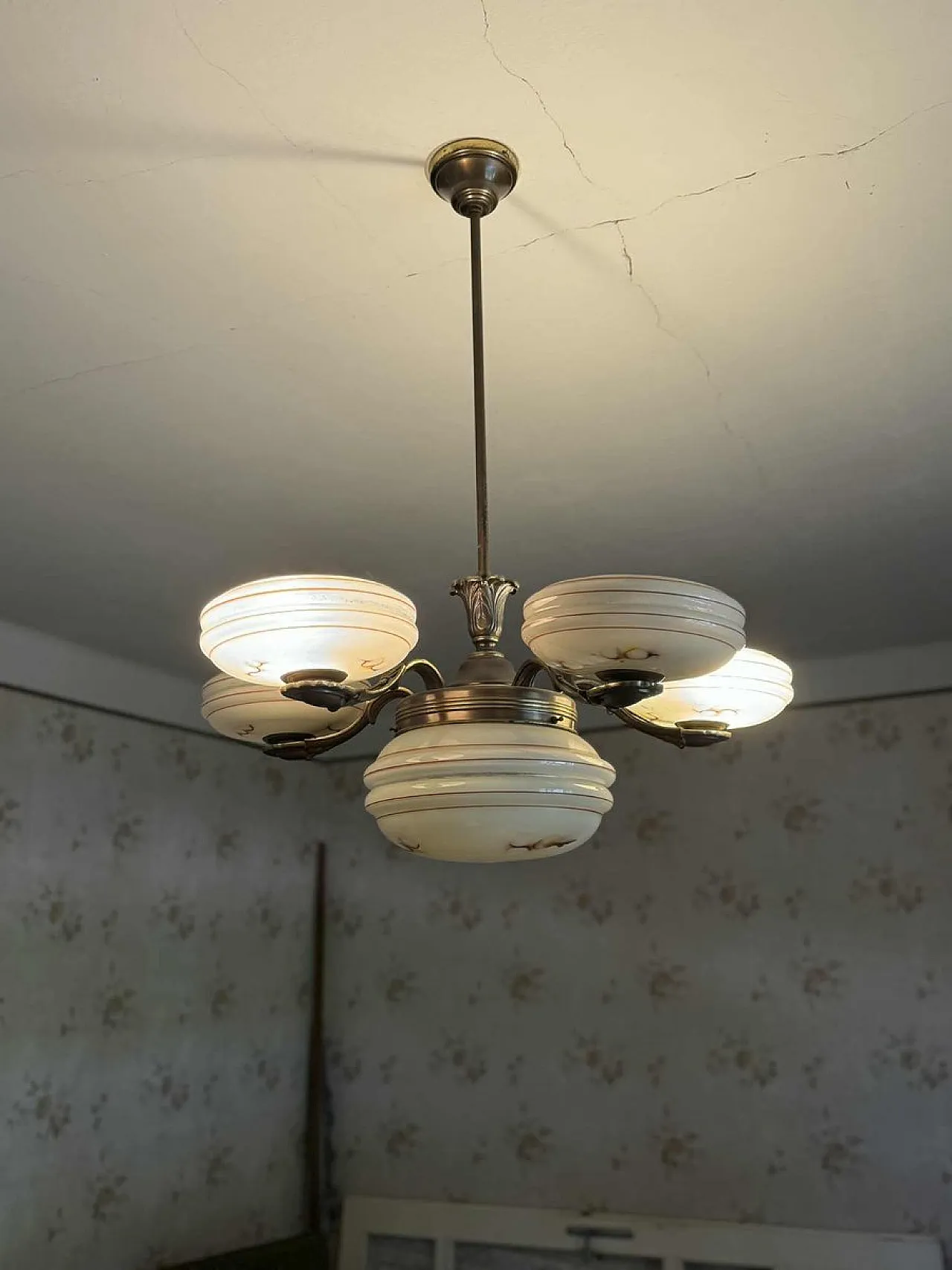 Lampadario Art Déco a 5 braccia in ottone e vetro, anni '40 2