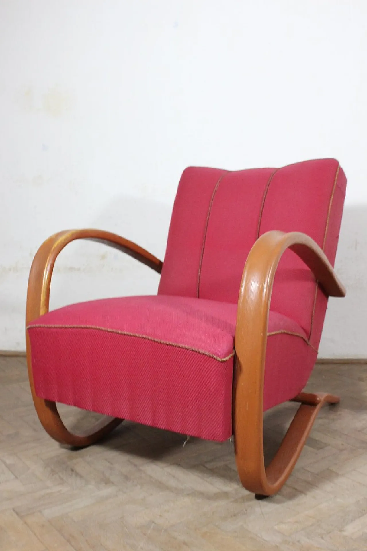 Bentwood lounge chairs with coffee table by Jindřich Halabala, 1930s 3