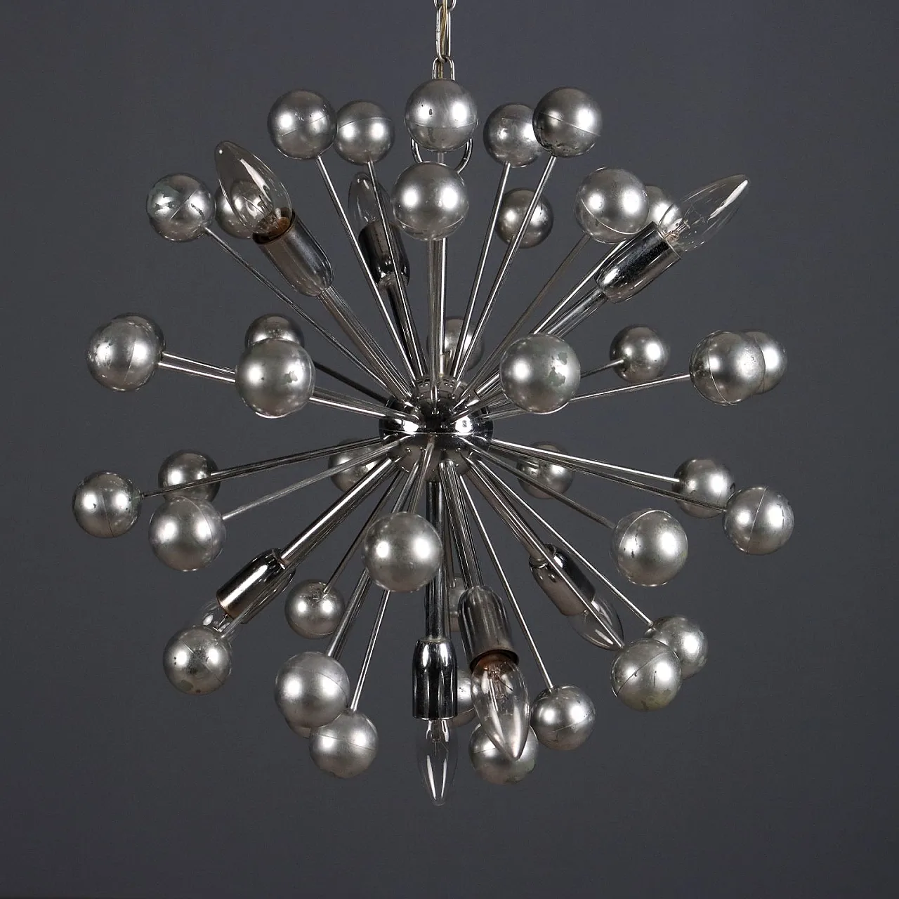 Lampada a sospensione in metallo e plastica cromata, '900 8