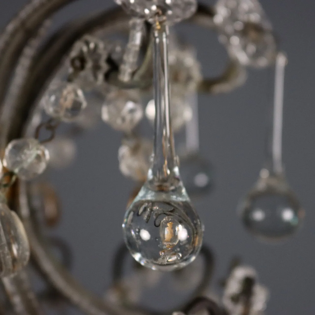 Lampadario in metallo e lamiera lavorata e collane in vetro, '800 3