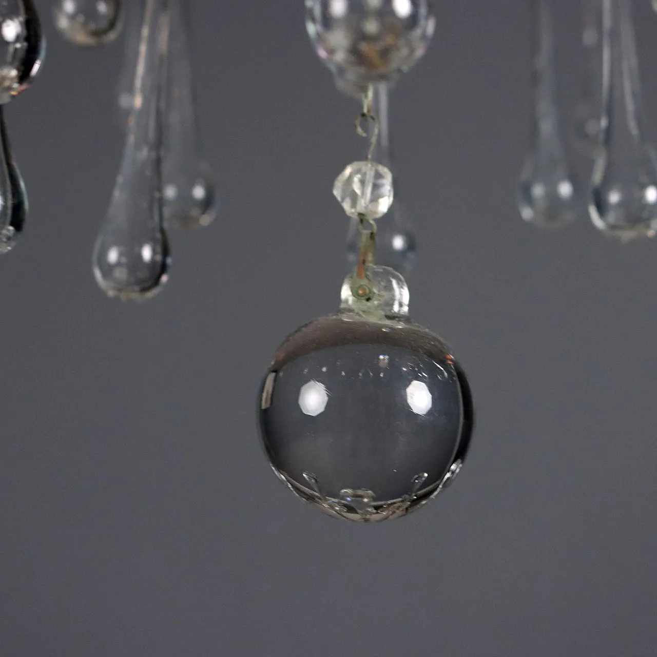 Lampadario in metallo e lamiera lavorata e collane in vetro, '800 6