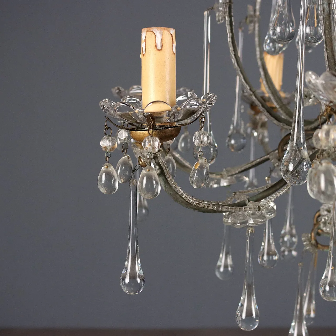 Lampadario in metallo e lamiera lavorata e collane in vetro, '800 7