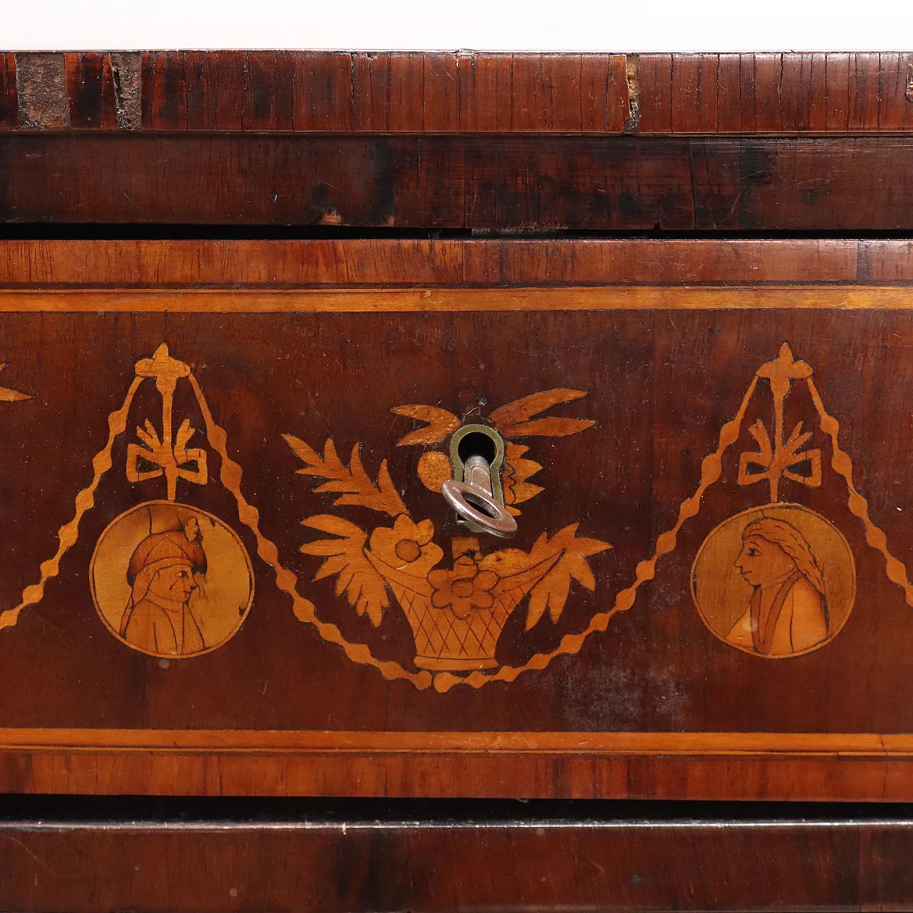 Coppia di cassettoni in noce e abete, '700 3