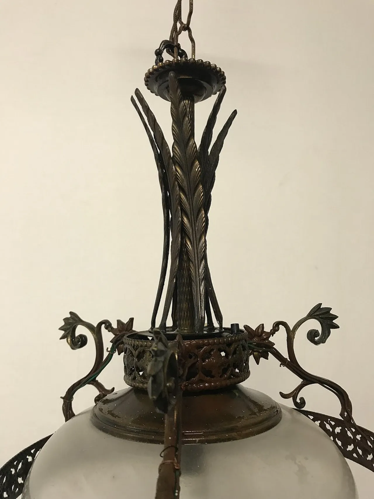 Lampadario in porcellana di Capodimonte e bronzo, Italia, anni '30 6
