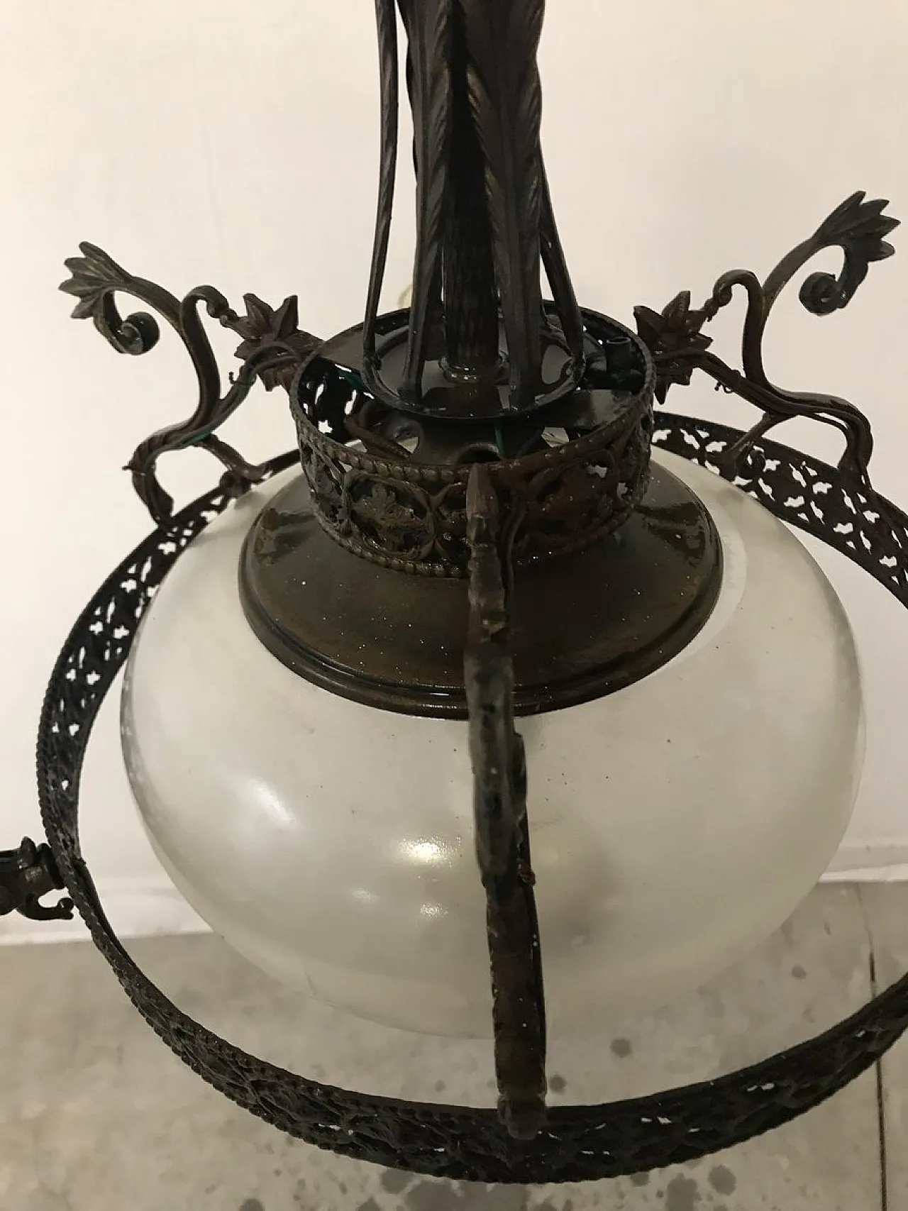 Lampadario in porcellana di Capodimonte e bronzo, Italia, anni '30 8