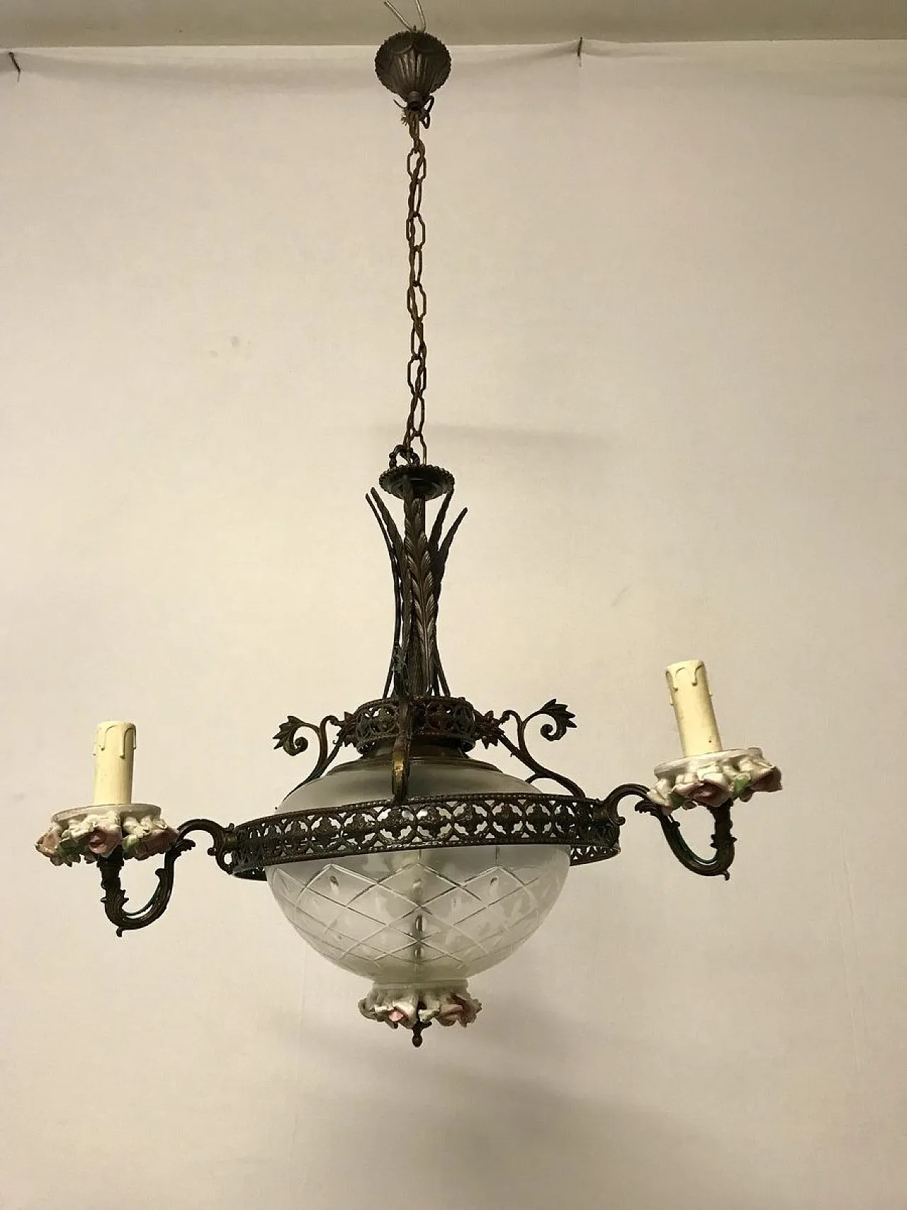 Lampadario in porcellana di Capodimonte e bronzo, Italia, anni '30 10