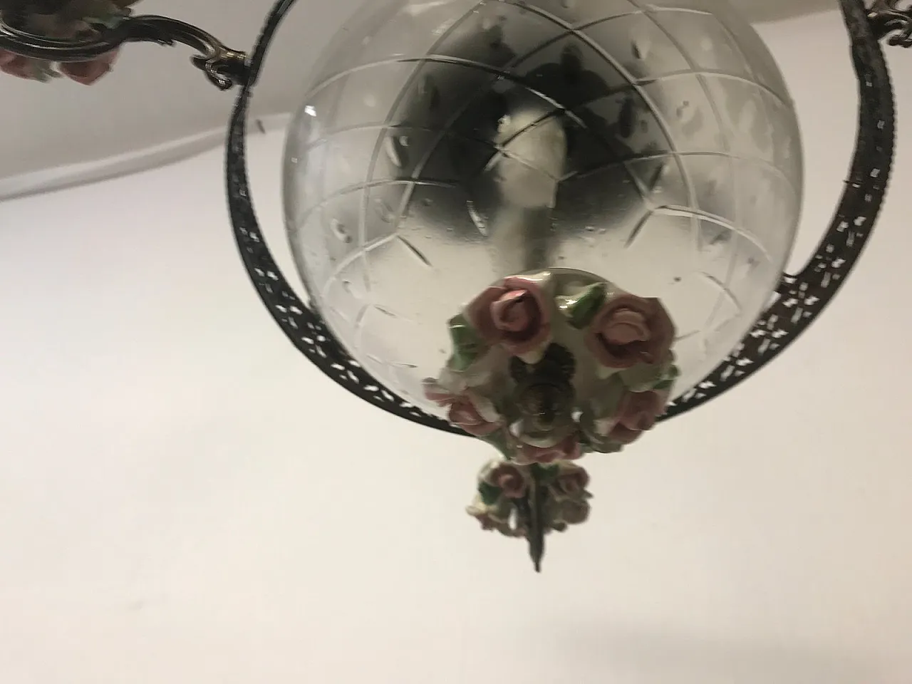 Lampadario in porcellana di Capodimonte e bronzo, Italia, anni '30 13