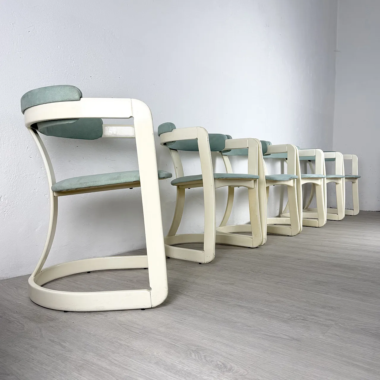 Sedie Brigitte di Pozzi e Verga anni '60 1