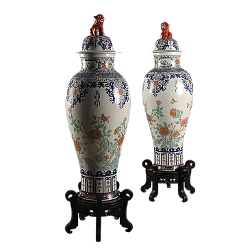 Coppia di vasi a balaustro con coperchio, '900