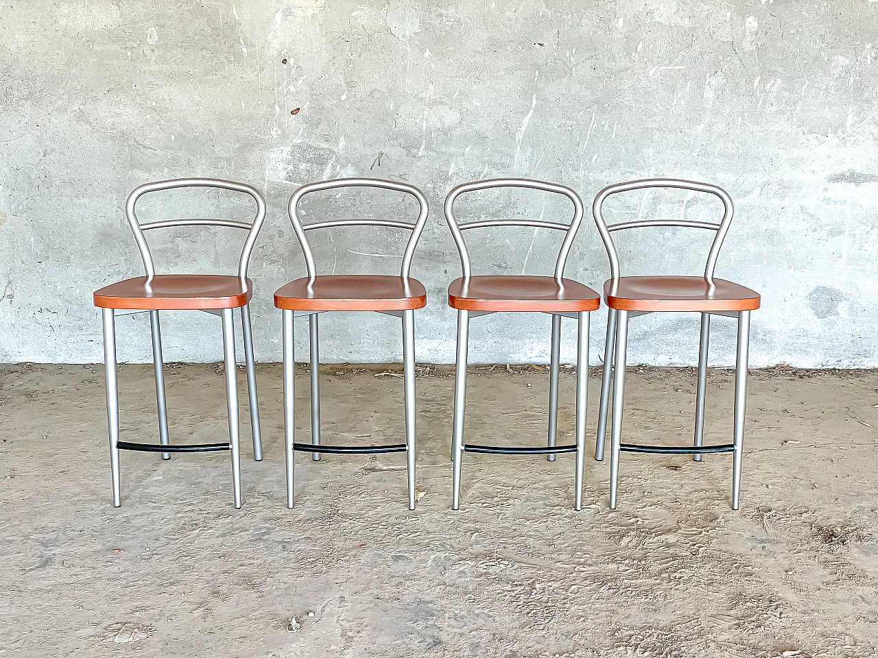 Set of 4 80s Calligaris cherry wood kitchen stools 9