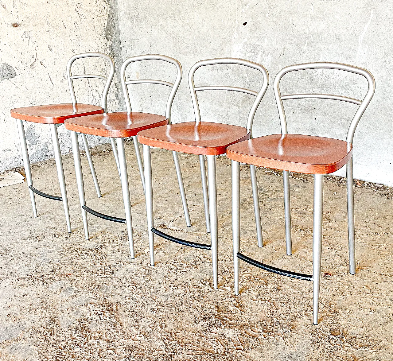 Set of 4 80s Calligaris cherry wood kitchen stools 10