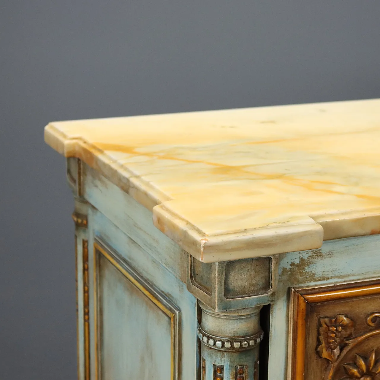 Cassettone neoclassico in bronzo e marmo bianco, primo '900 3