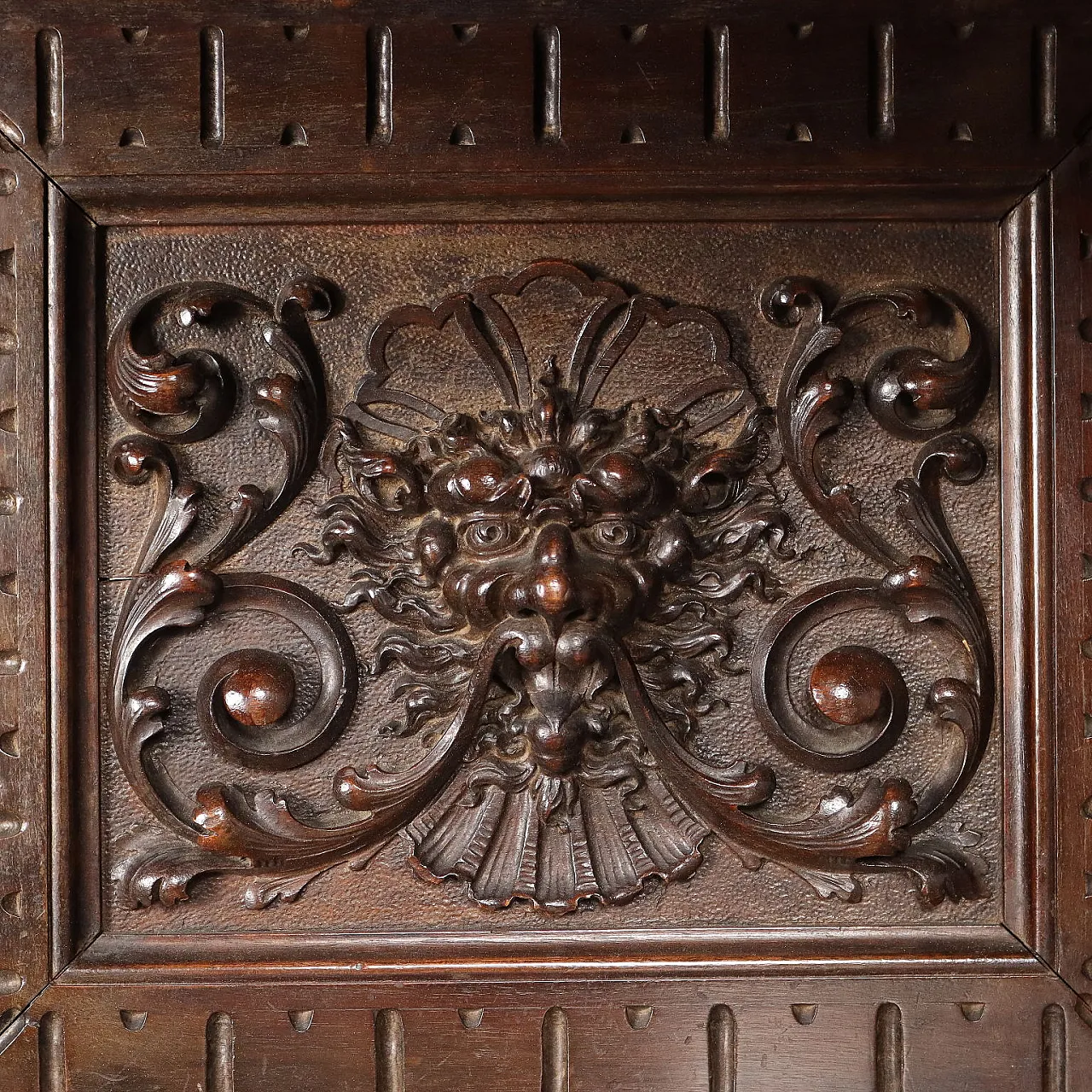 Neo-Renaissance style double-bodied sideboard, late 19th century 10