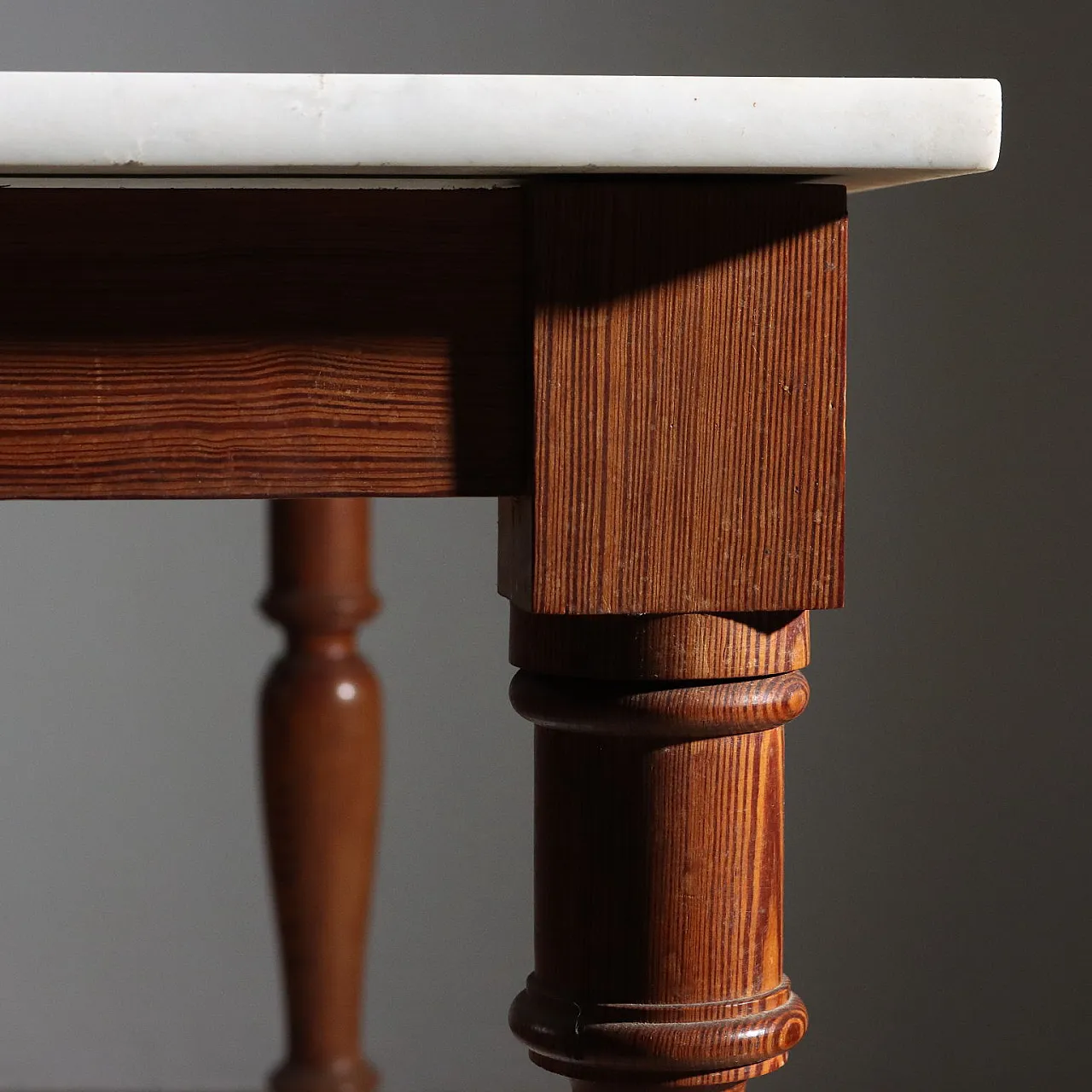 Tavolo da lavoro in larice e marmo, metà '900 4