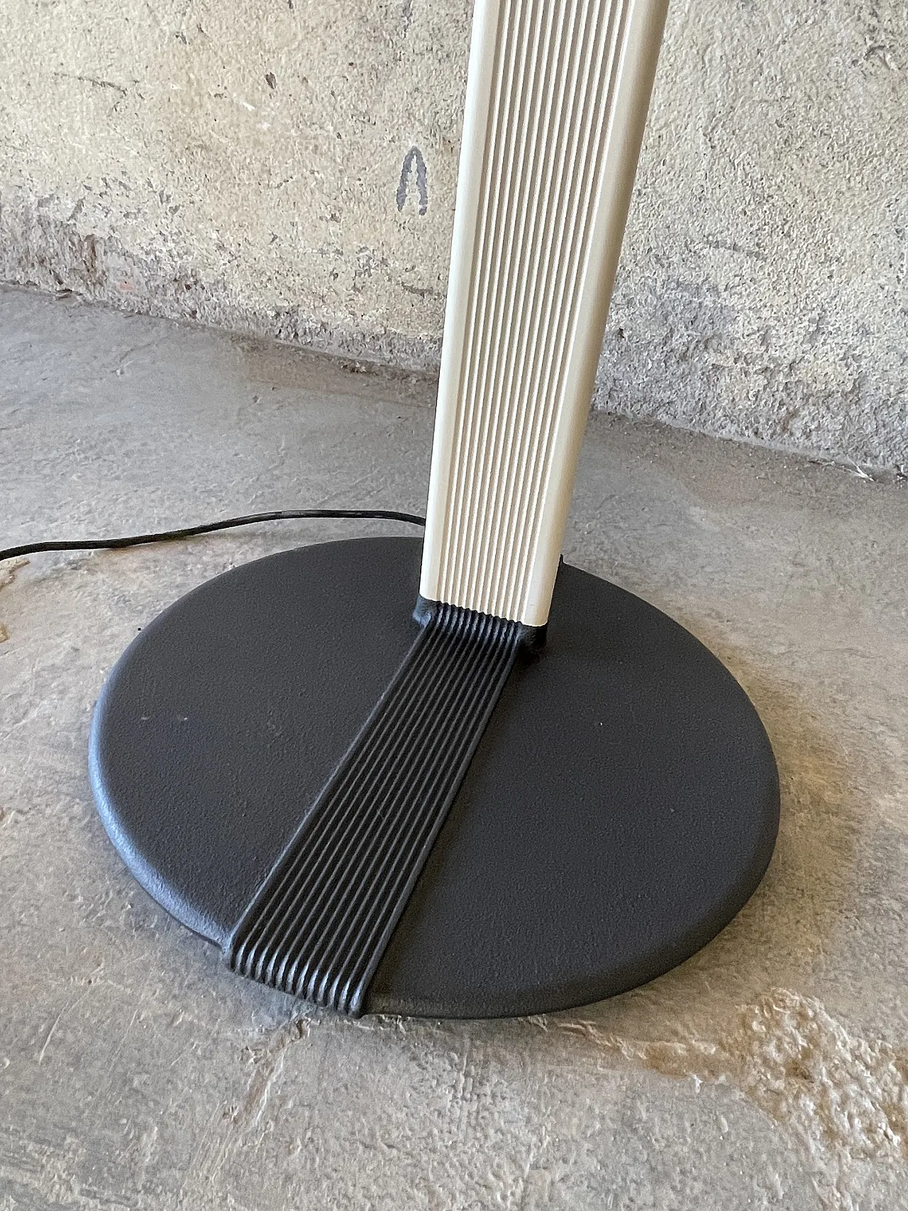 Floor lamp by Nuova Lamperti, 80s 4