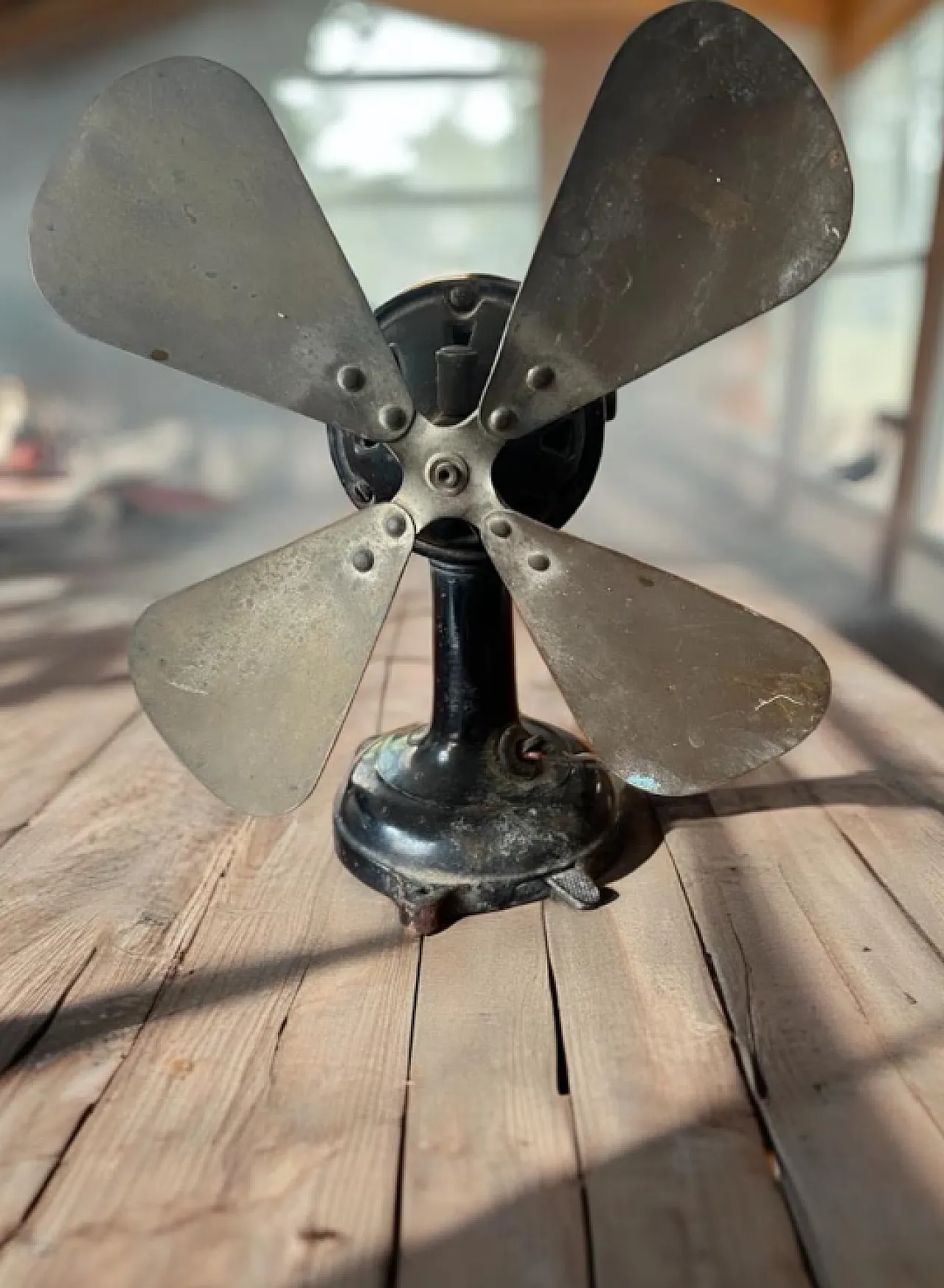 Table fan by Ercole Marelli in black cast iron, 1940s 1
