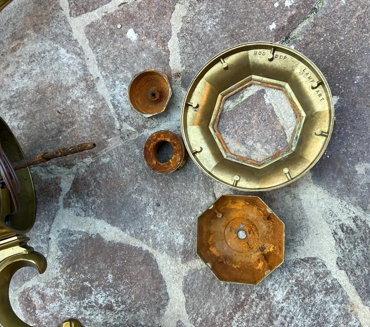 Bouillotte style chandelier in solid brass, 1970s 3