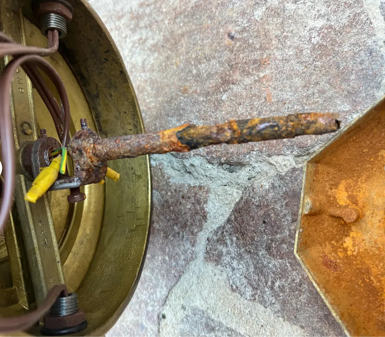 Bouillotte style chandelier in solid brass, 1970s 4