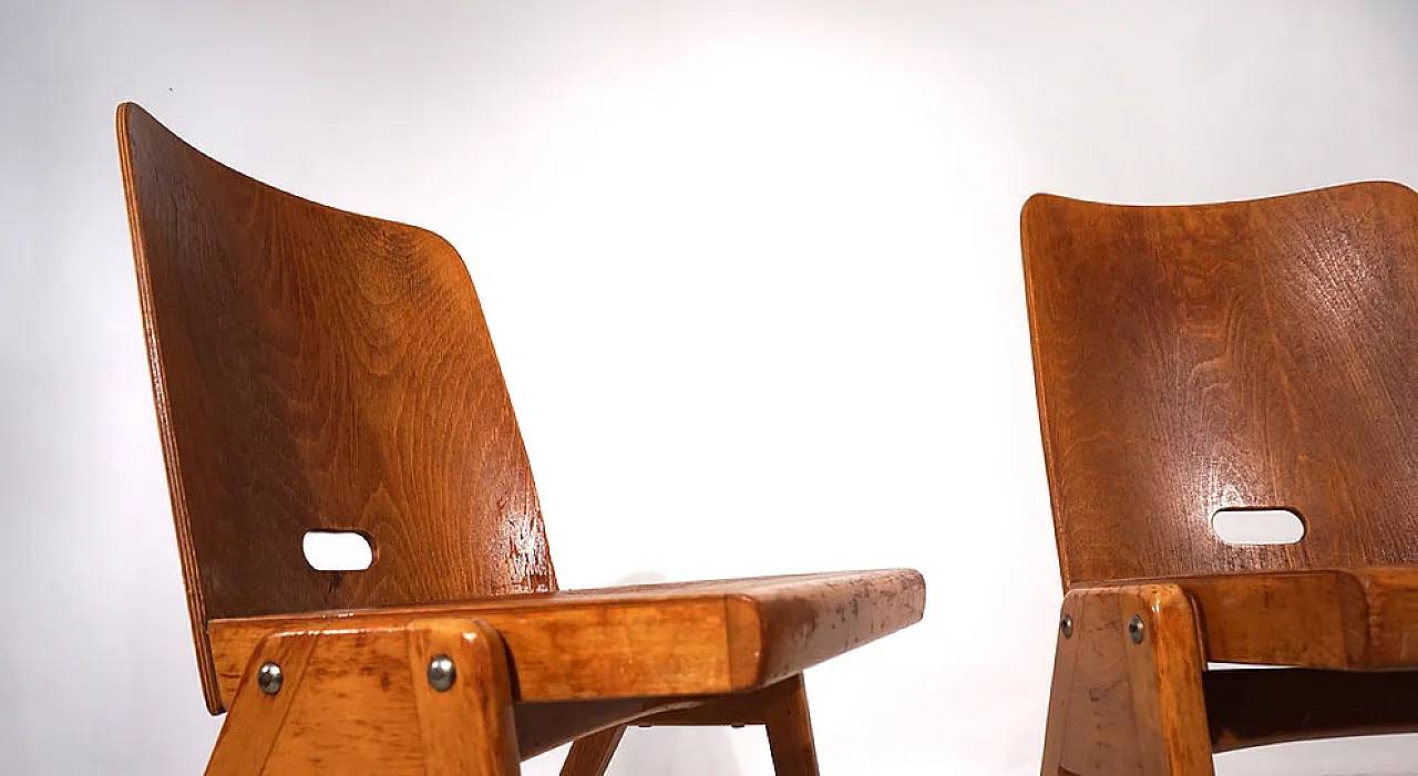 Coppia di sedie da pranzo impilabili in compensato, anni '60 8