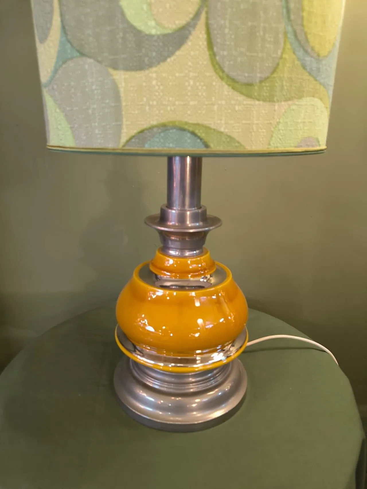 Lampada in ceramica e acciaio con paralume decorato, anni '70 8