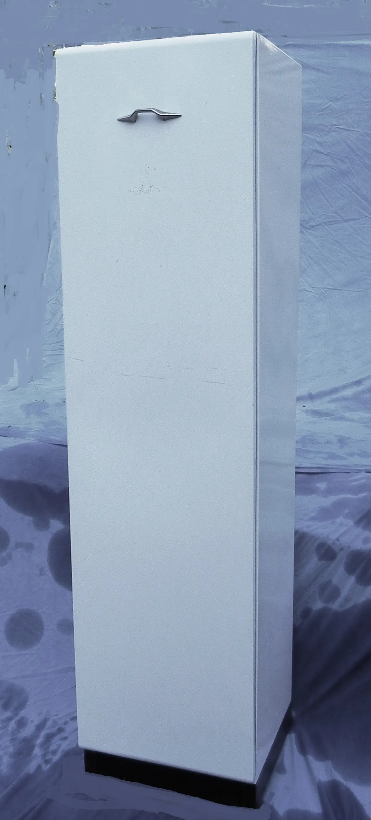 Pensile a colonna,in  metallo smaltato, anni '50 2