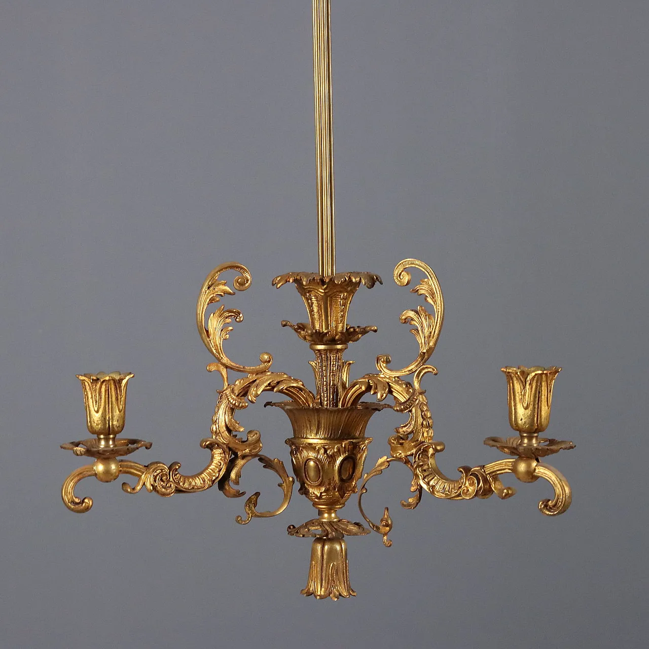 Lampadario in bronzo cesellato e dorato, '900 3