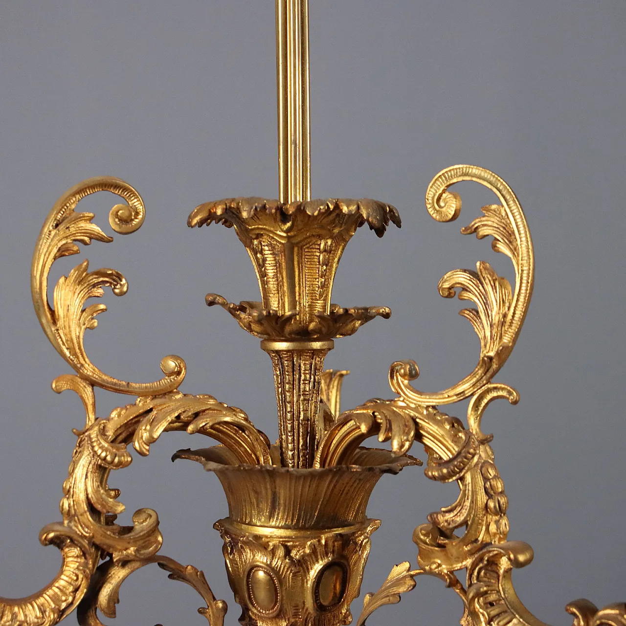 Lampadario in bronzo cesellato e dorato, '900 5