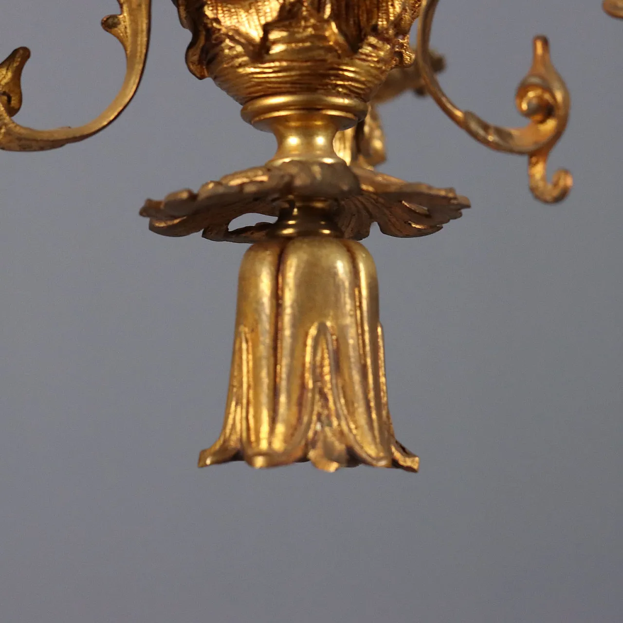 Lampadario in bronzo cesellato e dorato, '900 6