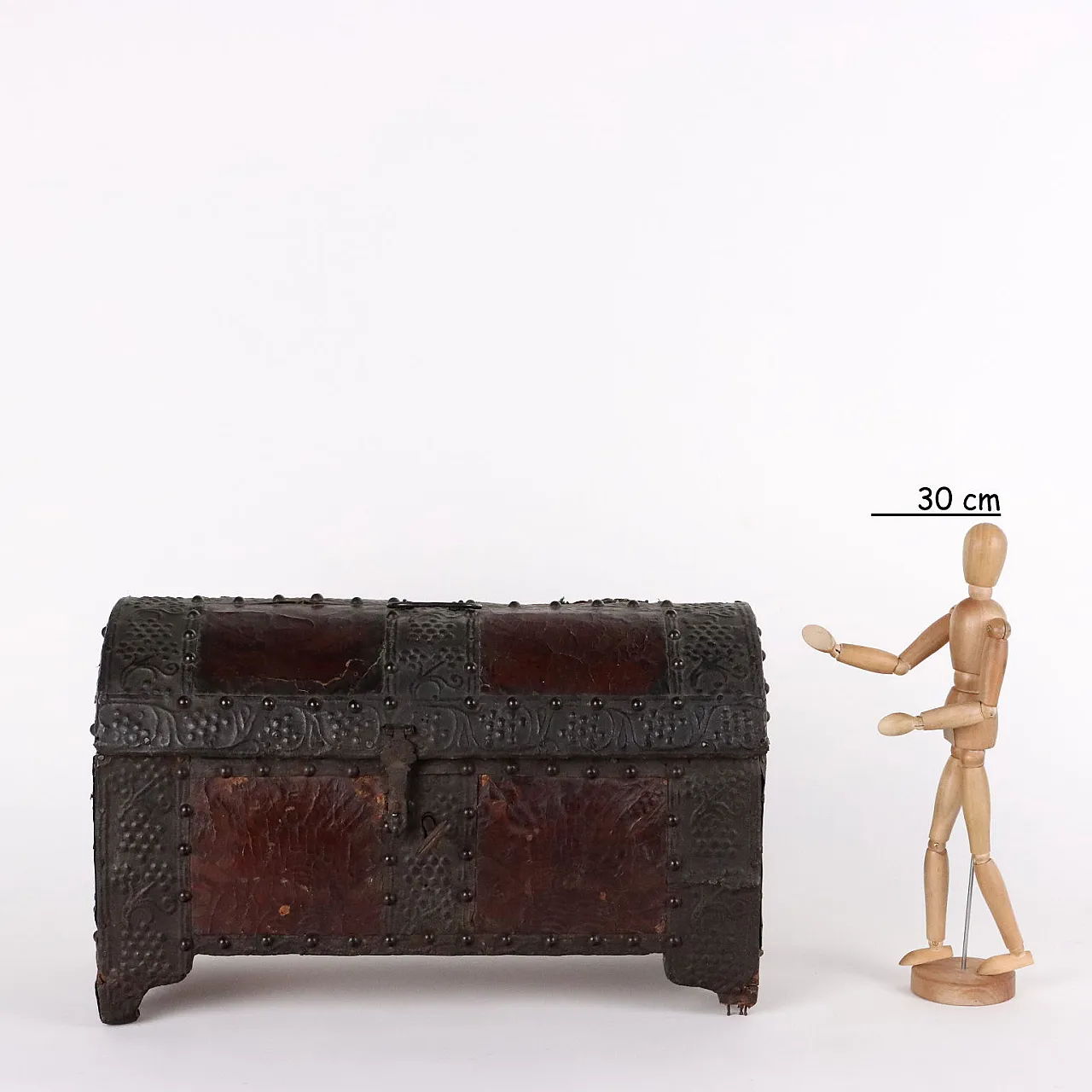 Wooden travel case lined with iron foil strips, mid-17th century 2