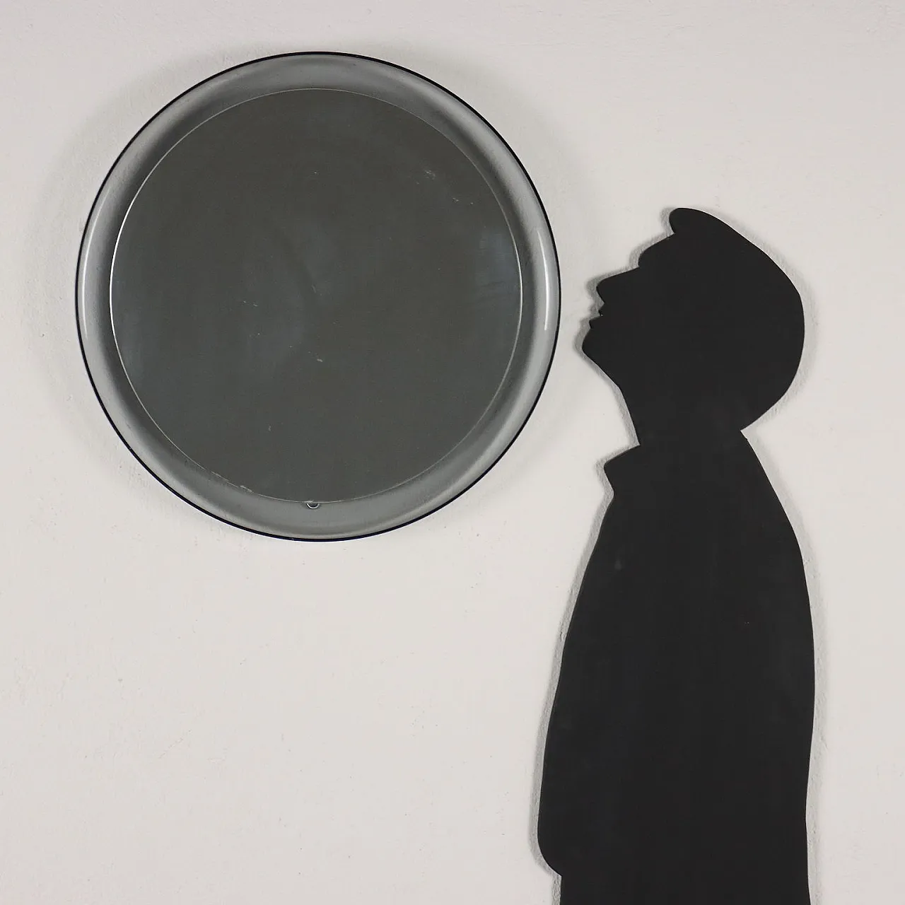 Specchio da parete rotondo in metacrilato, anni '60 2