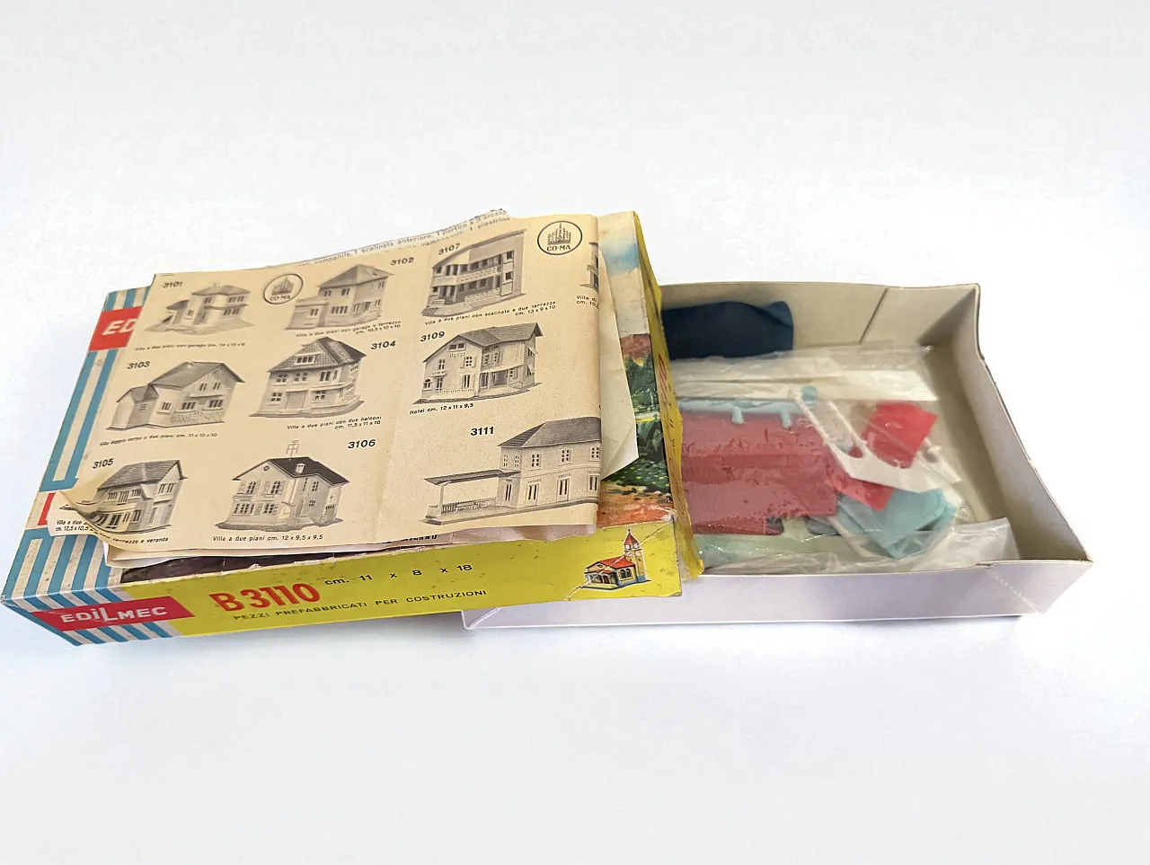 Pair of Edilmec CoMa assembly kits from the 1960s 4