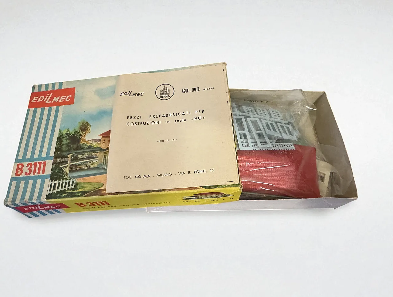 Pair of Edilmec CoMa assembly kits from the 1960s 5