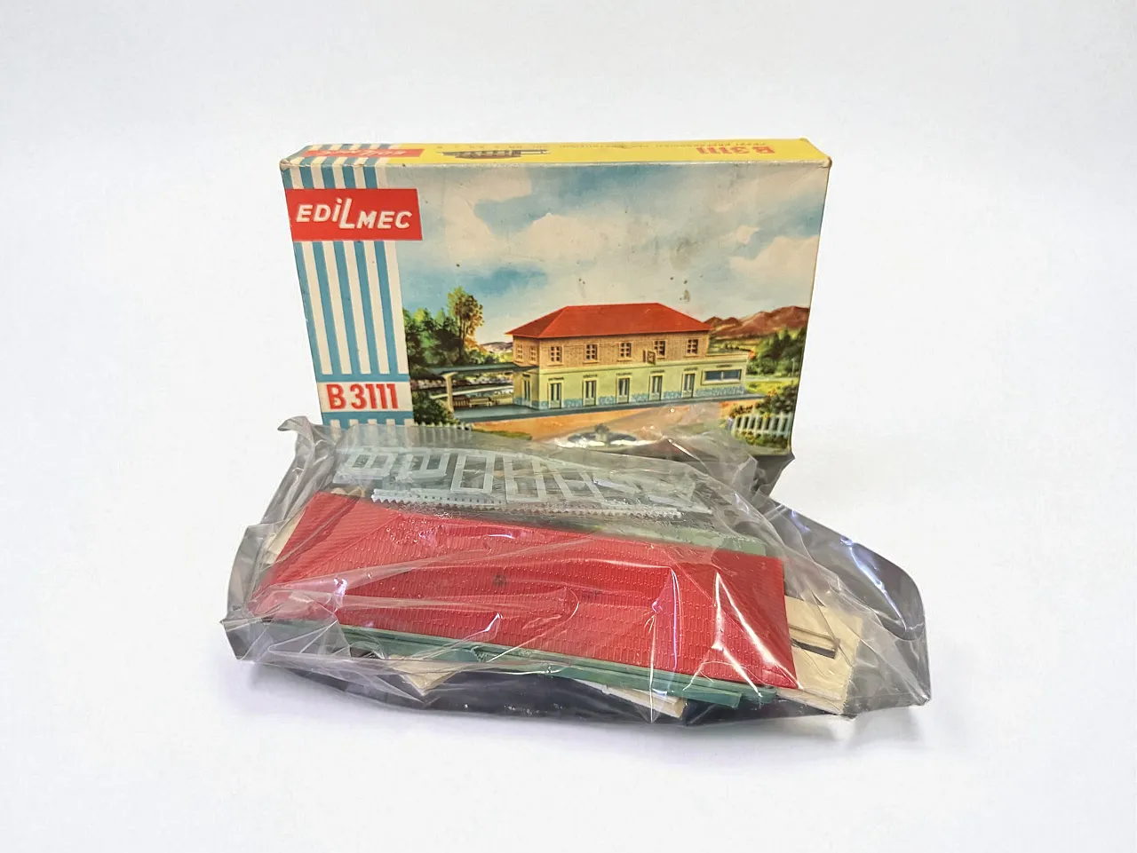 Pair of Edilmec CoMa assembly kits from the 1960s 6