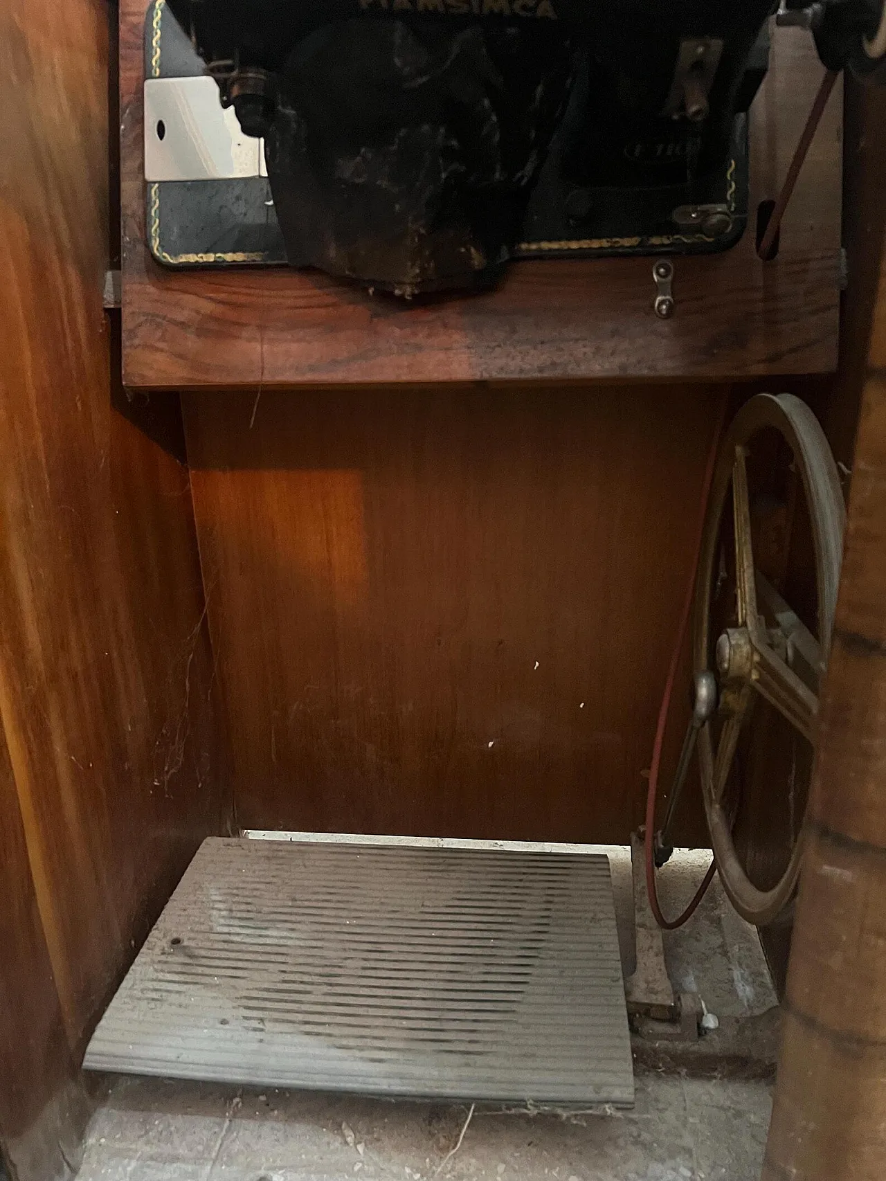 Fiamsimca F110 pedal sewing machine, 1960s 8