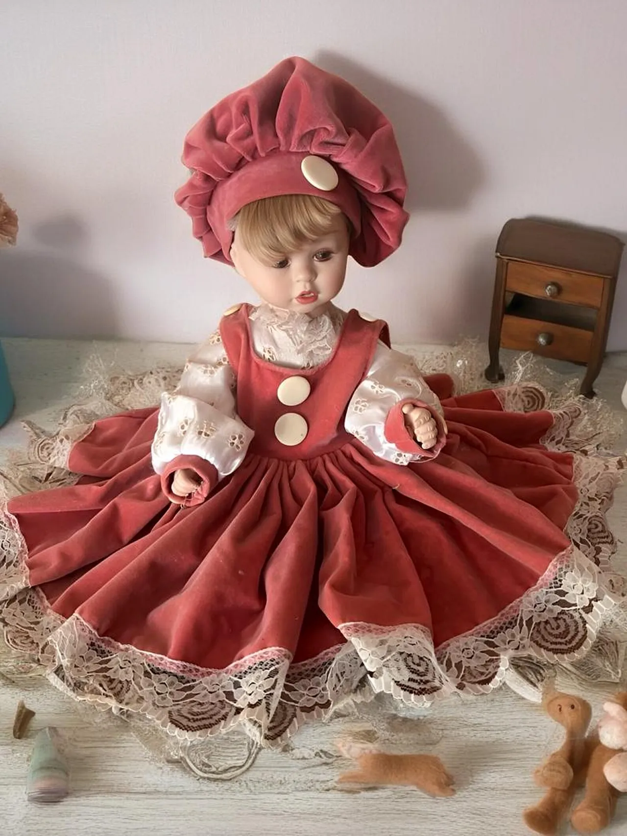 Pair of porcelain dolls, 1990s 3