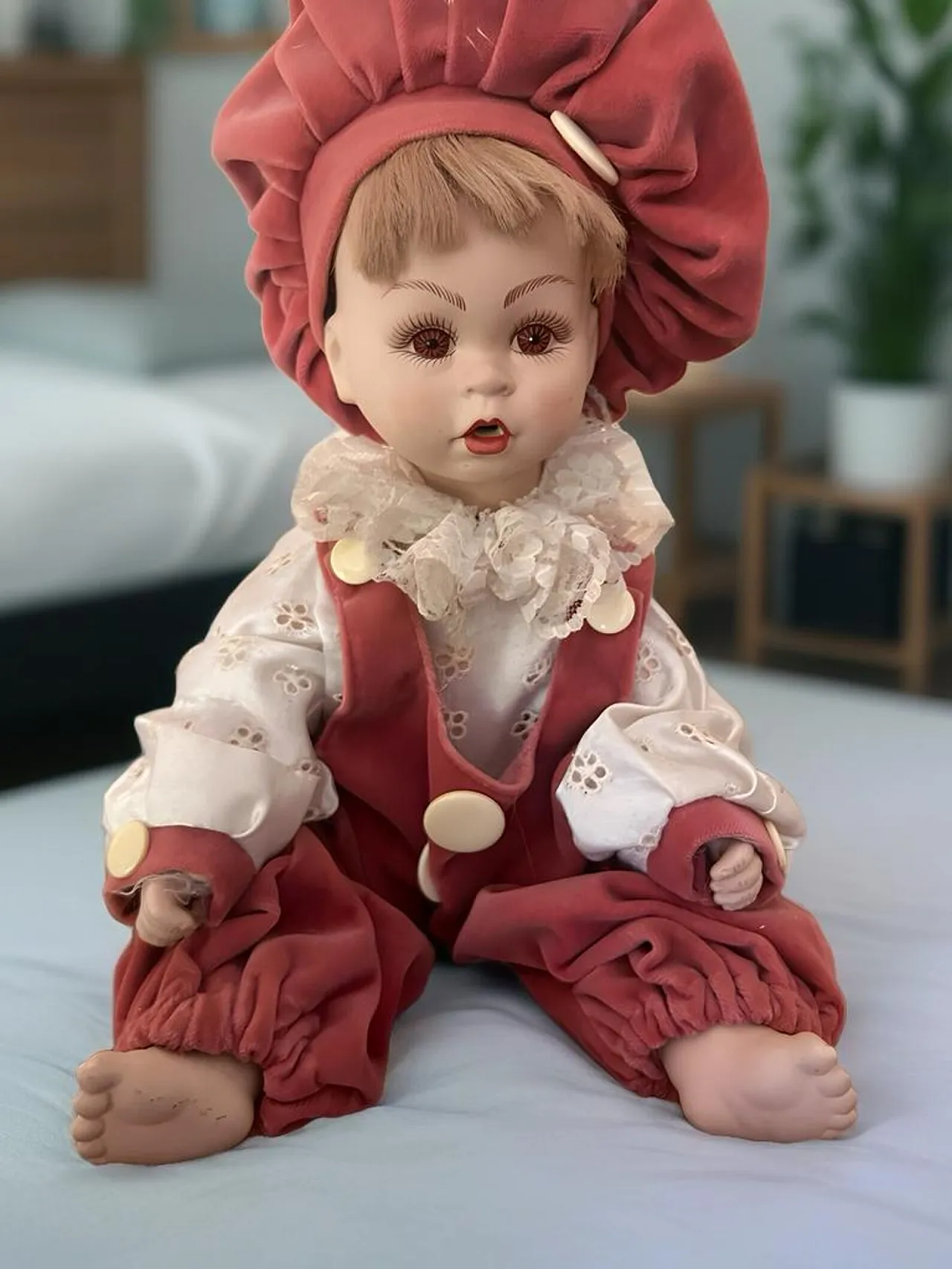 Pair of porcelain dolls, 1990s 4