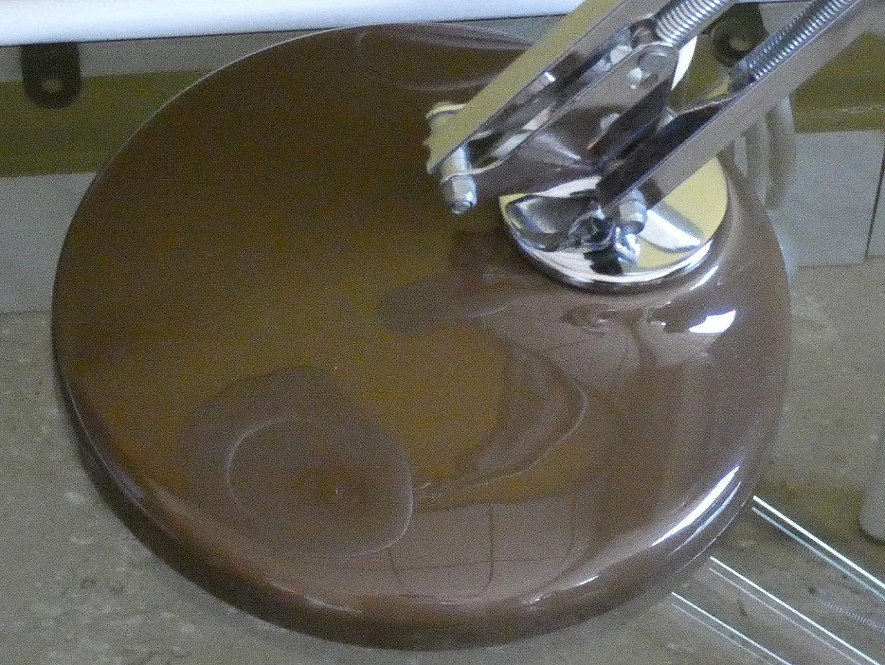 Lampada da tavolo in metallo, Italia, anni '60 12