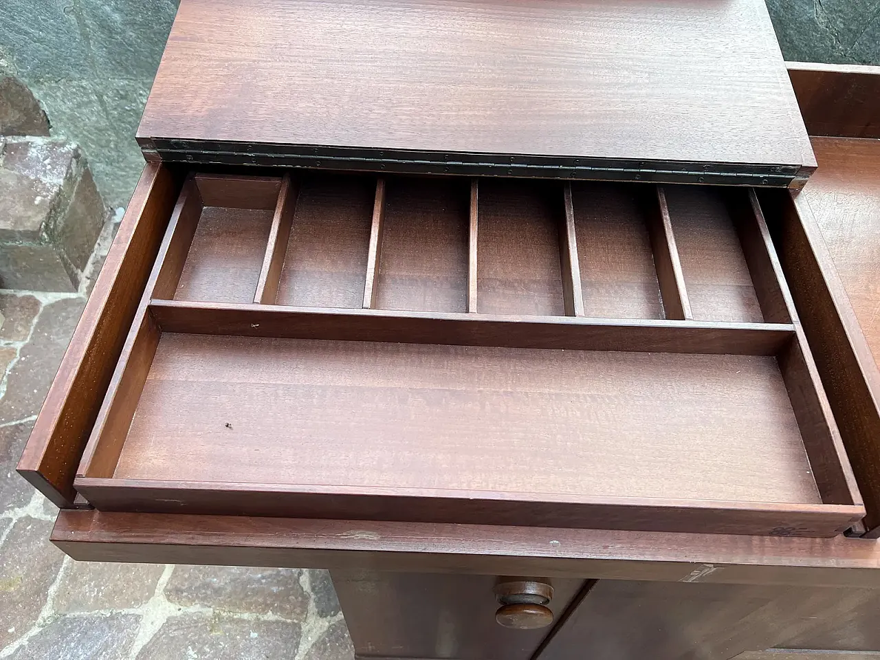 Walnut sideboard by Silvio Coppola for Bernini, late 20th century 5