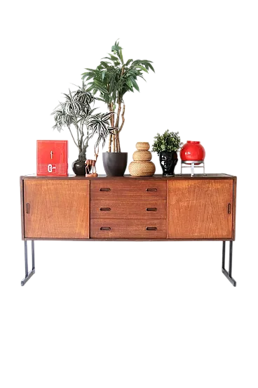 Credenza Mid-Century moderna in teak con gambe in metallo, anni '60
