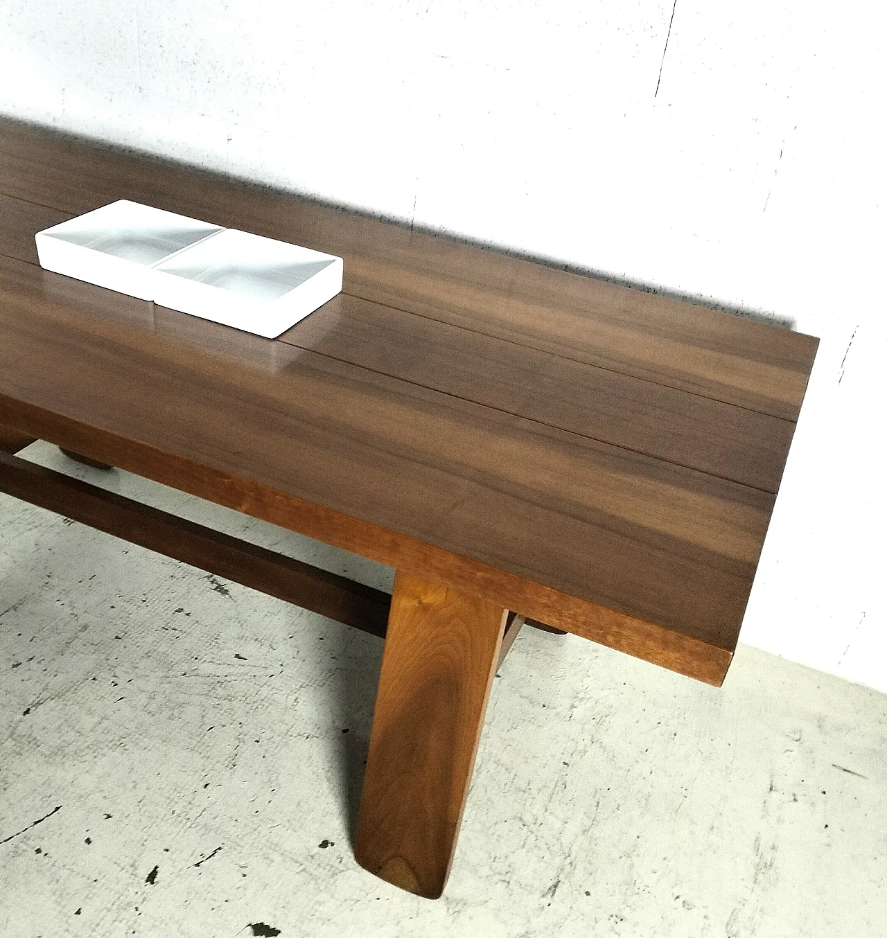Walnut dining table 611 model by S. Coppola for Bernini, 70s 5