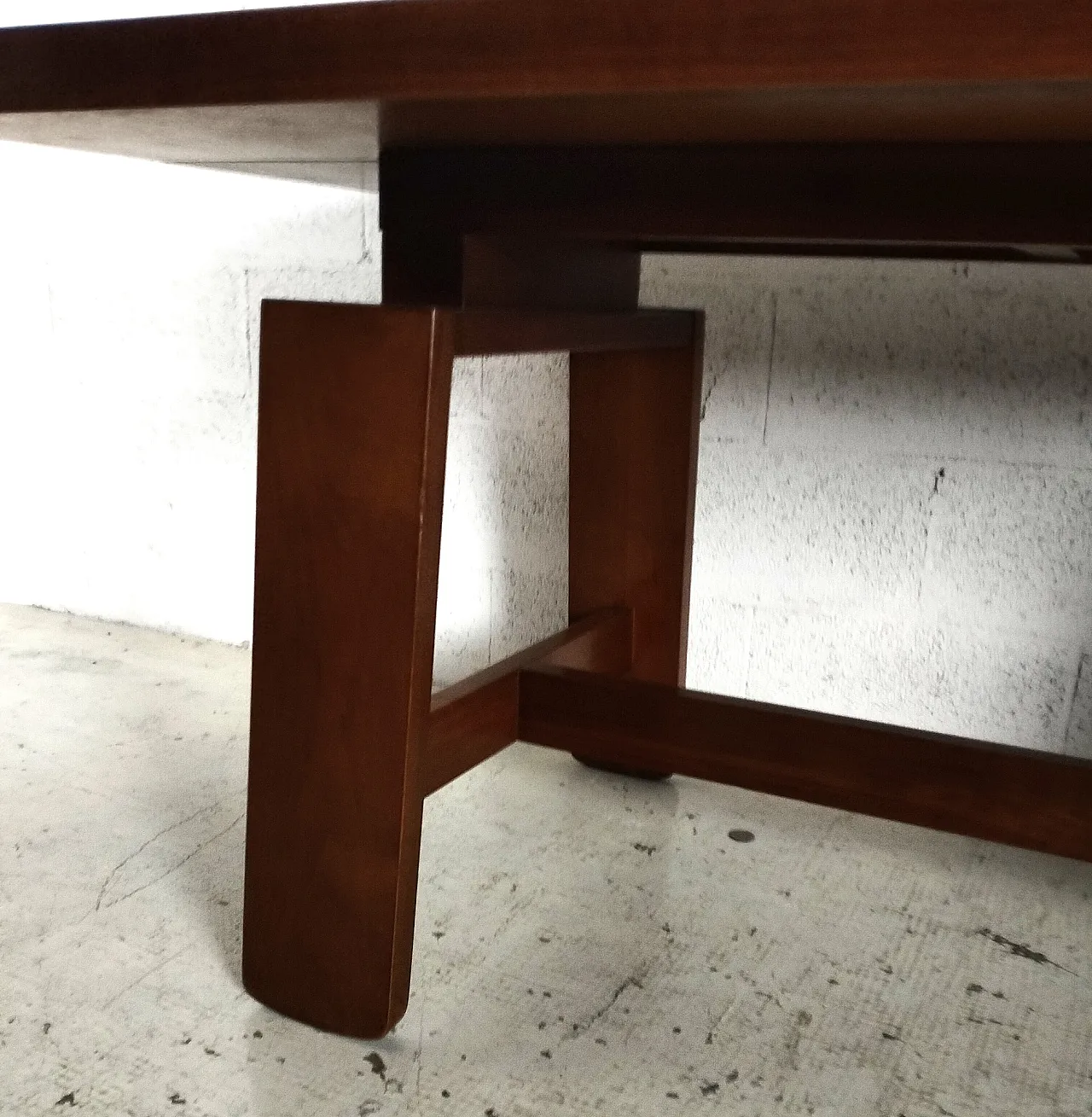 Walnut dining table 611 model by S. Coppola for Bernini, 70s 7