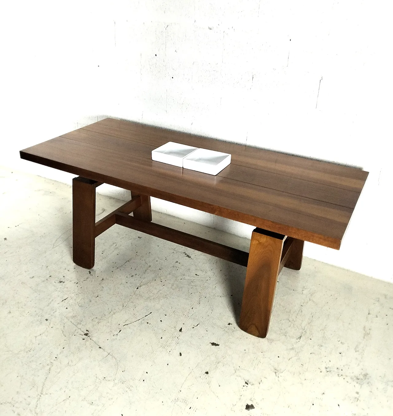 Walnut dining table 611 model by S. Coppola for Bernini, 70s 12
