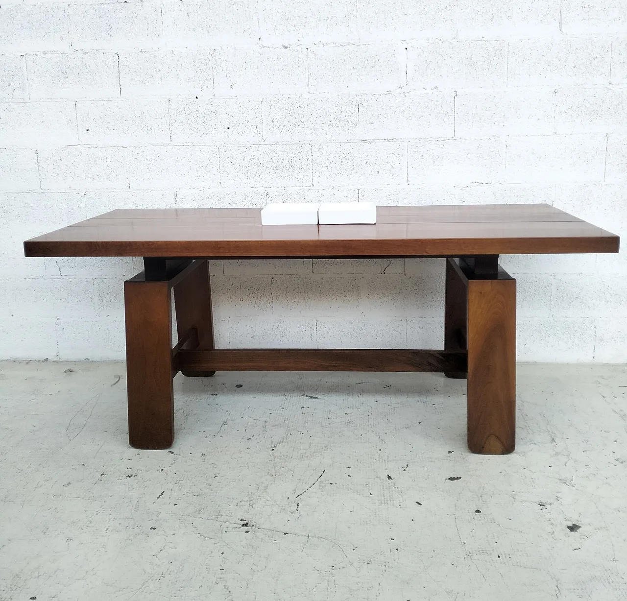 Walnut dining table 611 model by S. Coppola for Bernini, 70s 14