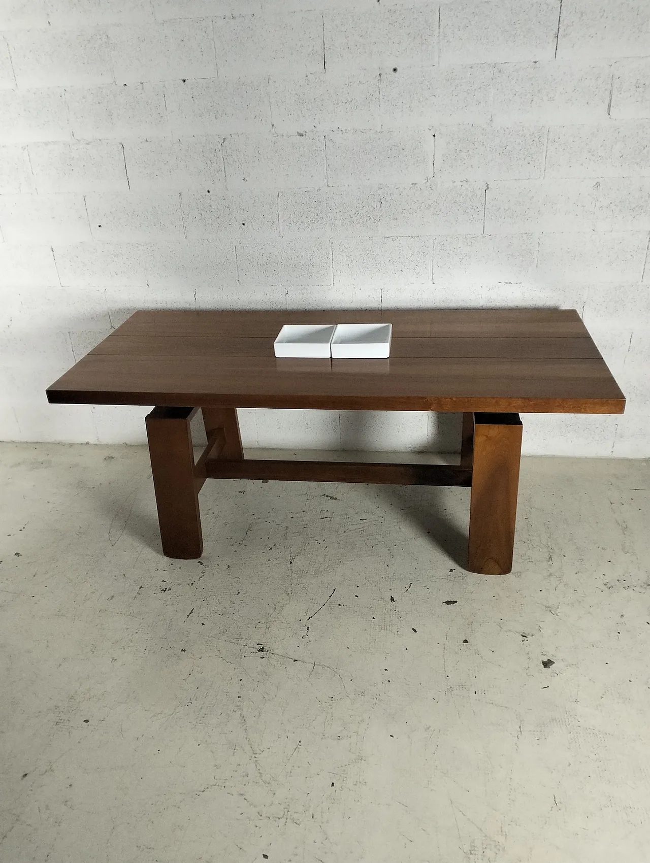 Walnut dining table 611 model by S. Coppola for Bernini, 70s 17