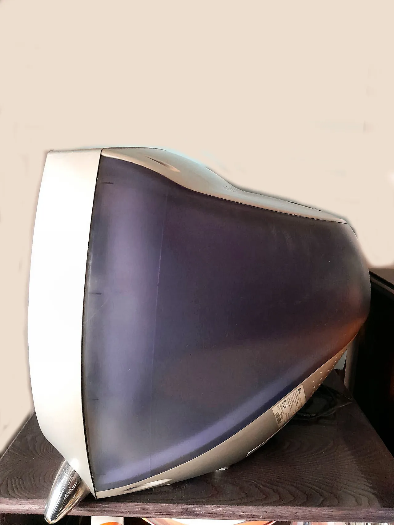 LG television, 90s 5