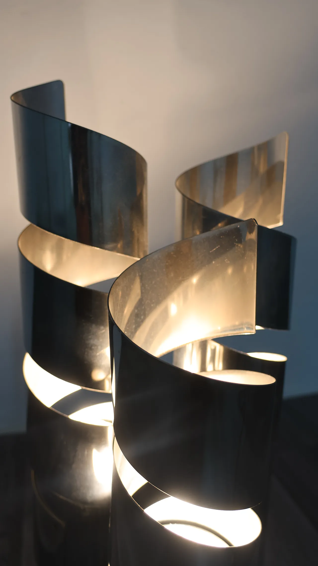 Lampada a spirale in acciaio cromato in stile Max Sauze, anni '70 14