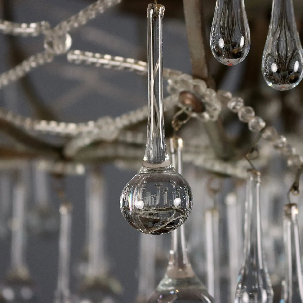 Lampadario in metallo e pendenti in vetro, '800 3