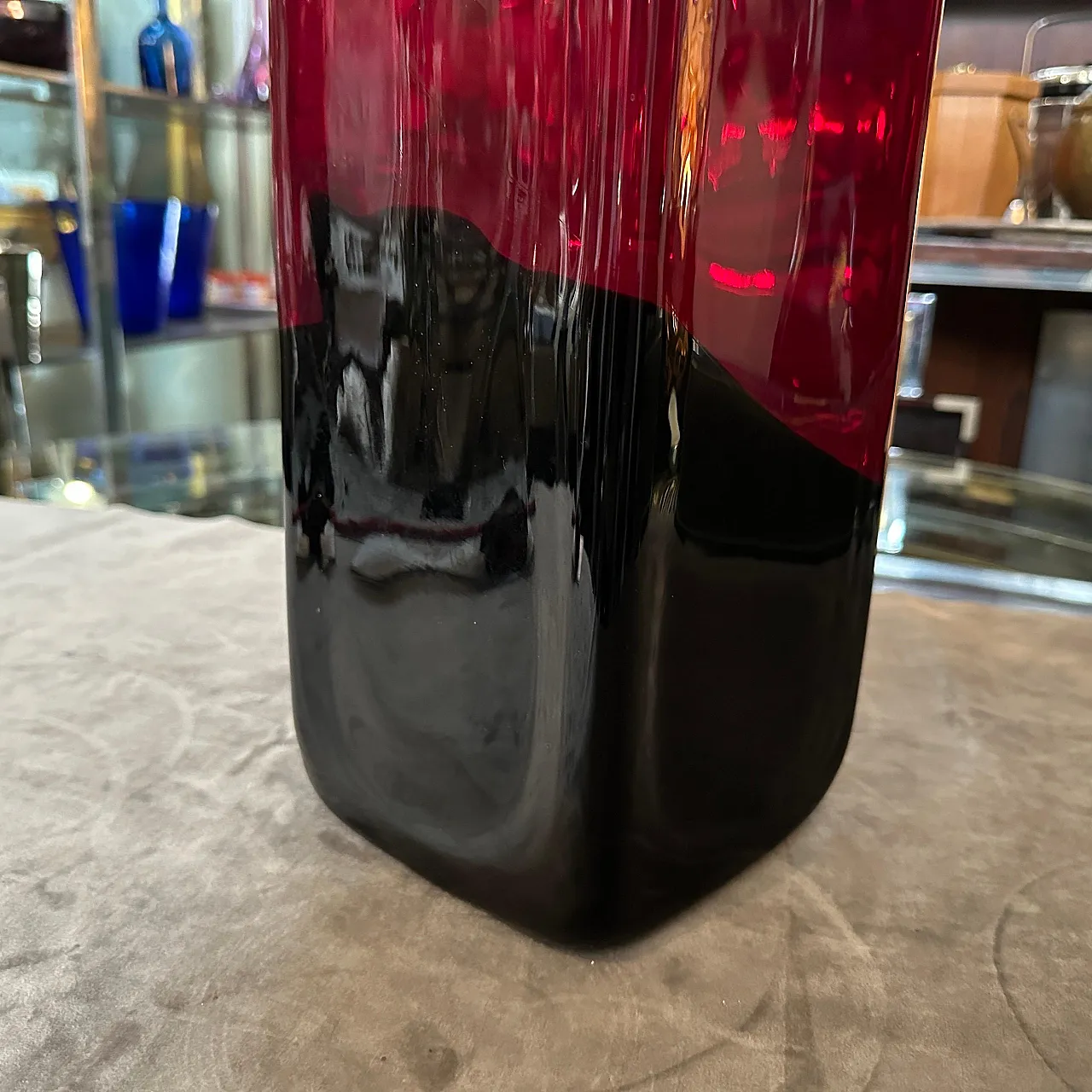 Modern red and black Murano glass vase by Carlo Moretti, 1980s 10