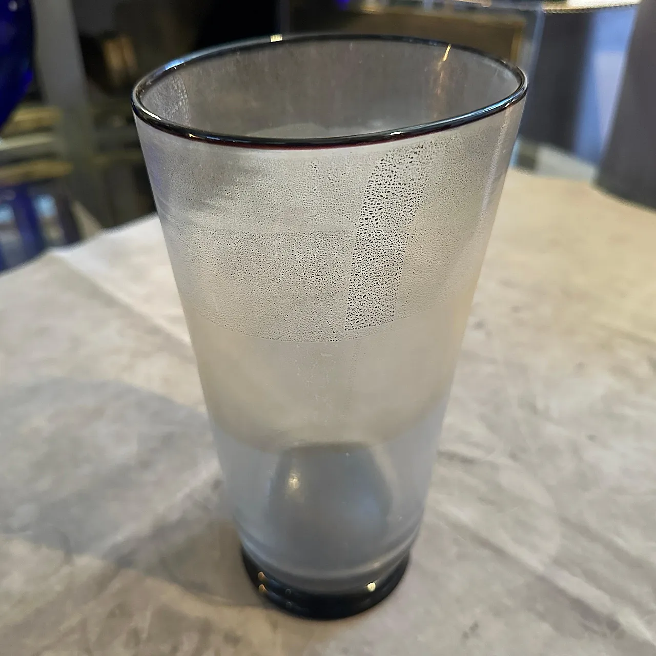 Vaso moderno in vetro trasparente nero e oro di Murano, anni '70 9